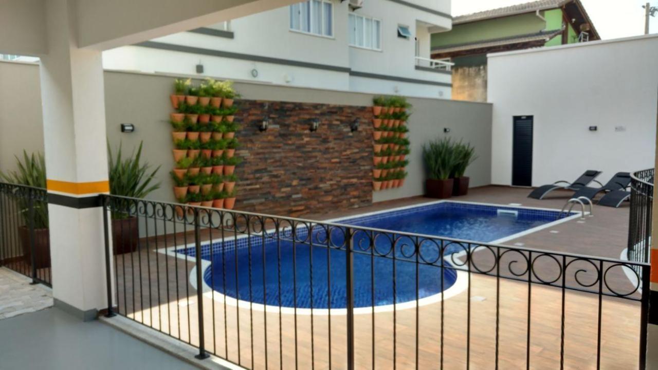 Var-101A Dpto Amplio En Condominio Cerrado Con Piscina Бомбиняс Екстериор снимка